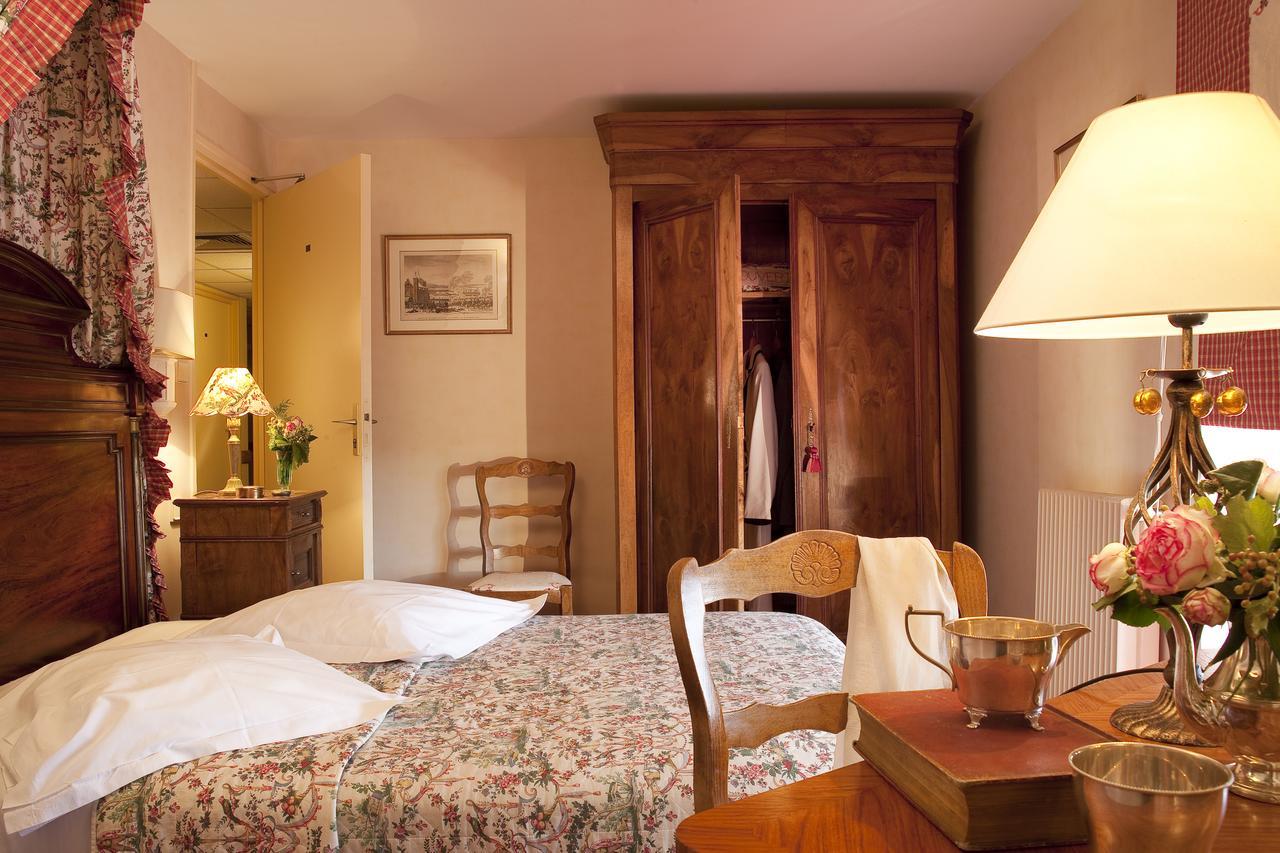 Chateau Colbert Maulevrier Bagian luar foto