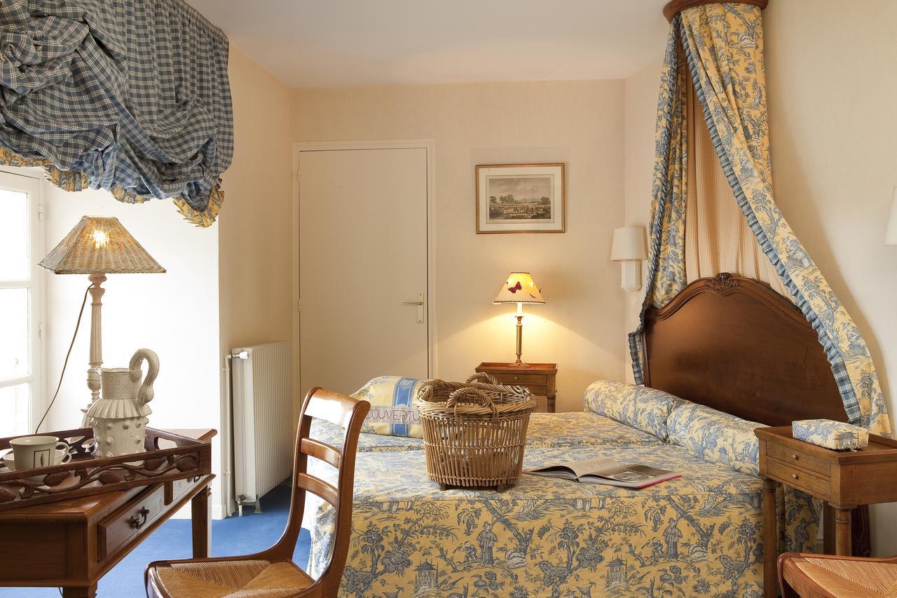 Chateau Colbert Maulevrier Bagian luar foto