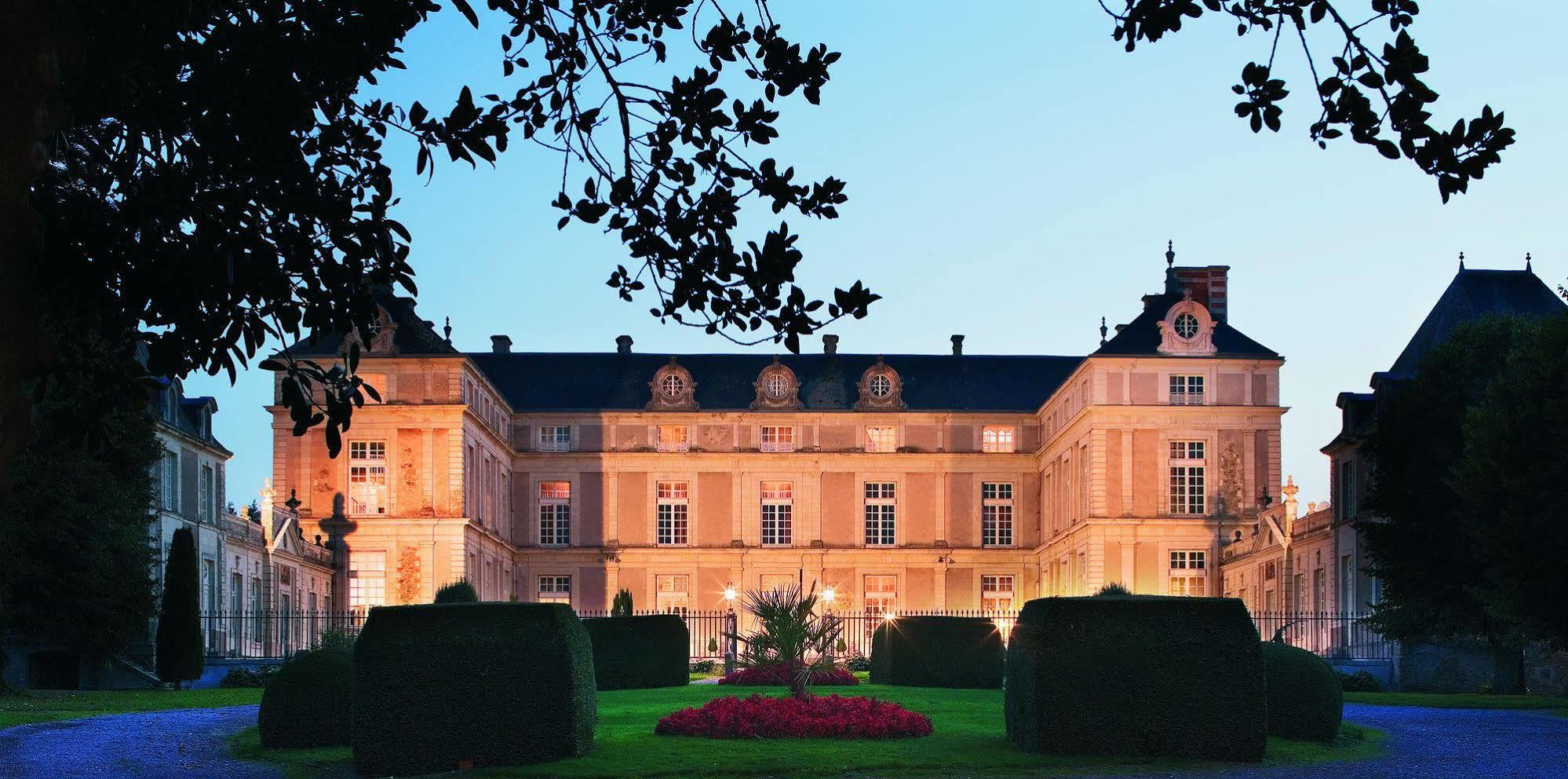 Chateau Colbert Maulevrier Bagian luar foto